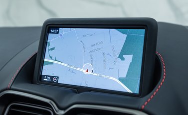 Aston Martin V8 Vantage ROADSTER 24