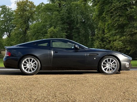 Aston Martin Vanquish S V12 4