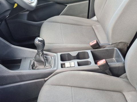 Volkswagen Caddy Maxi C20 TDI COMMERCE 18