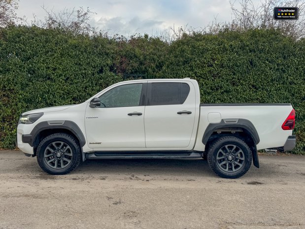 Toyota Hilux Invincible X | AUTO | D-4D | Camera | Nav | 2.8 LT | No VAT| 6