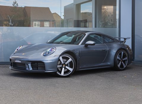 Porsche 911 Carrera (992.2) 2