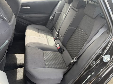 Suzuki Swace 1.8 Hybrid Motion Estata 38