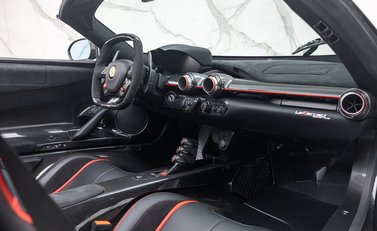 Ferrari LaFerrari Aperta 25