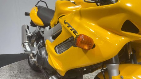 Honda VTR FIRESTORM 1997 ONLY 13K RUNS GREAT VERY CLEAN NEW MOT 1000CC VTWIN 25