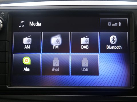 Toyota Yaris 1.5 VVT-h Icon E-CVT Euro 6 (s/s) 5dr 16