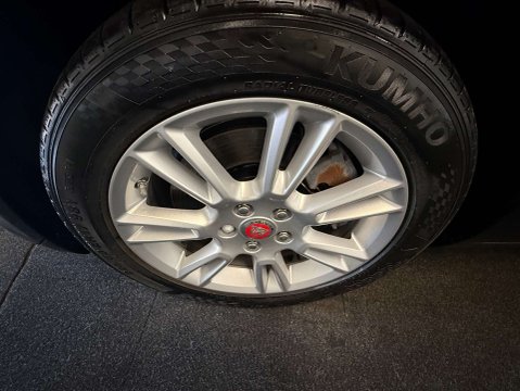 Jaguar XE 2.0 XE Prestige Auto 4dr 61
