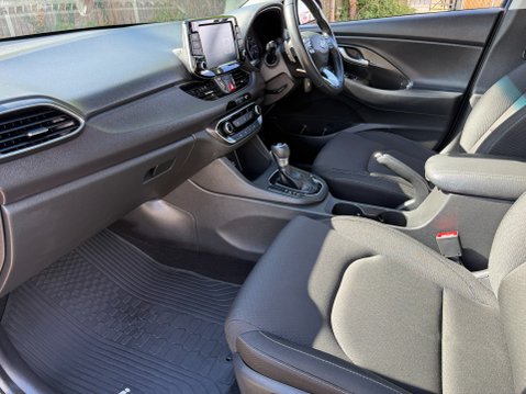 Hyundai i30 T-GDI FASTBACK SE NAV 33