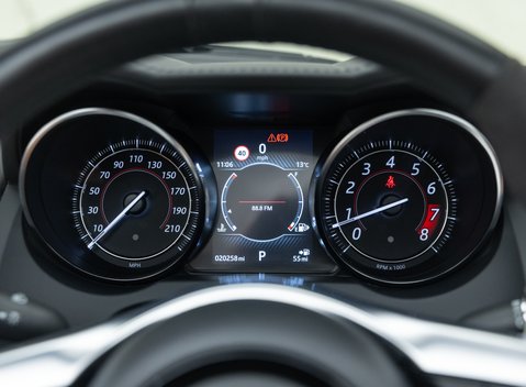 Jaguar F-Type SVR Convertible 29