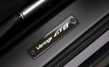 Aston Martin Vantage GT8 19