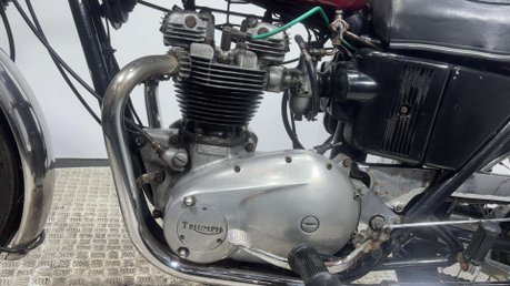 Triumph Bonneville 650 1973 GOOD RUNNING PROJECT BIKE CLASSIC BARN FIND 650CC 30