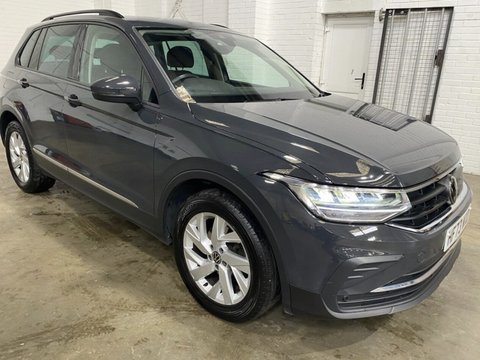 Volkswagen Tiguan LIFE TSI DSG 3