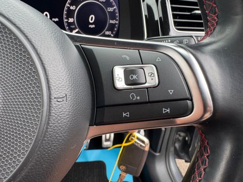 Volkswagen Golf GTI TSI DSG 56