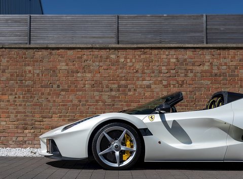 Ferrari LaFerrari Aperta 36