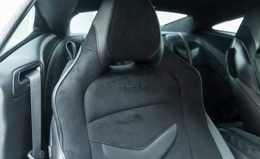 Aston Martin DBS Superleggera 18