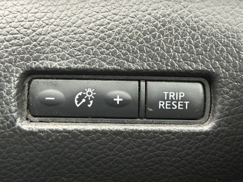 Nissan Qashqai 1.5 dCi Visia 2WD Euro 5 (s/s) 5dr 12