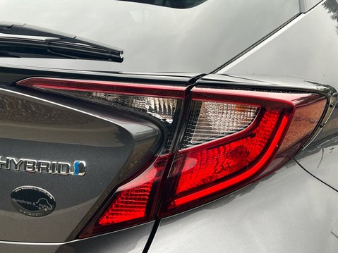 Toyota C-HR DESIGN 16