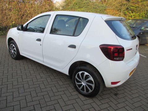 Dacia Sandero 0.9 TCe Essential Euro 6 (s/s) 5dr 8