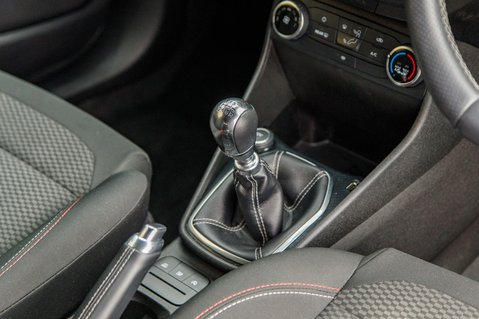 Ford Fiesta ST-LINE 27