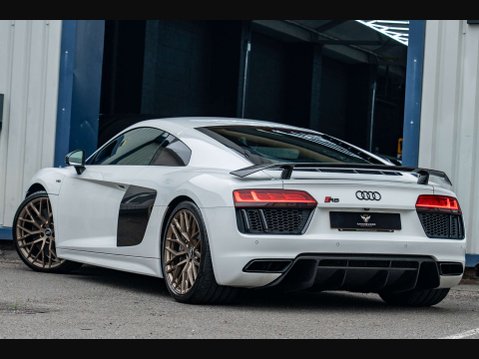 Audi R8 5.2 R8+ Quattro V10 Semi-Auto 4WD 2dr 31