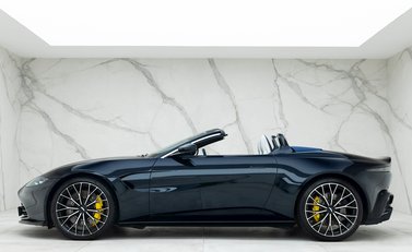Aston Martin V8 Vantage Roadster 2