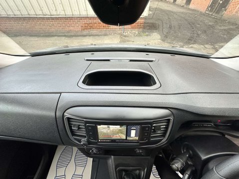 Vauxhall Vivaro 2.0 Turbo D 3100 Pro L2 H1 Euro 6 6dr 16