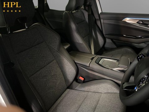 Renault Austral 1.2 E-TECH techno SUV 5dr Petrol Hybrid Auto Euro 6 (s/s) (200 ps) Air Con 11