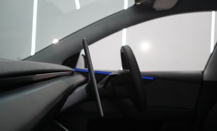 Tesla Model Y PREMIUM LONG RANGE RWD No Luxury Tax Available Now! 1 Owner VAT Qualifying 13