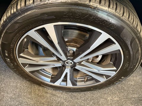 Nissan Qashqai 1.3 Qashqai N-Connecta DiG-T 5dr 9