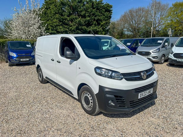 Vauxhall Vivaro SWB L1H1 Low Roof Dynamic 2900 Air Con Sensors Euro 6 NO VAT 4