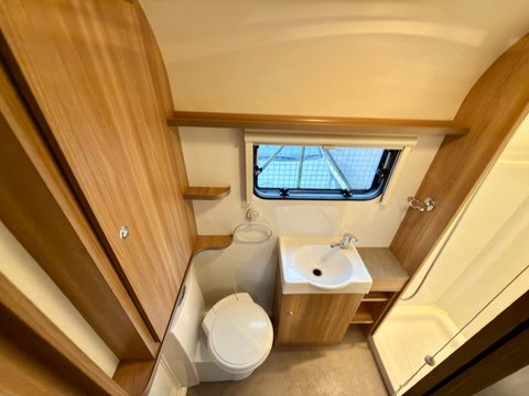 Bailey Pegasus Brindisi GT70 26