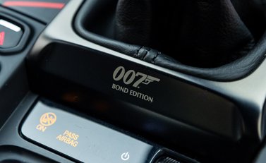 Aston Martin Vantage 007 Edition 17