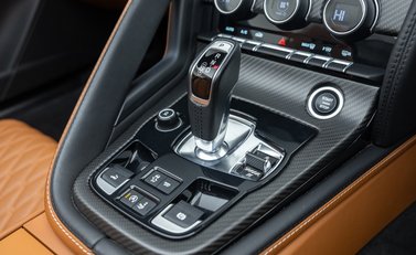 Jaguar F-Type SVR Convertible 34