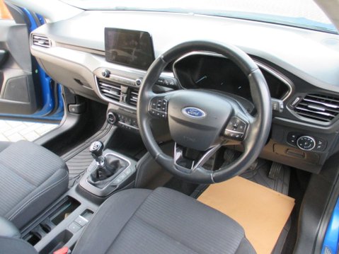 Ford Focus 1.0T EcoBoost Titanium Euro 6 (s/s) 5dr 17
