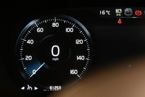 Volvo XC60 2.0 XC60 R-Design B4 MHEV AWD Auto 4WD 5dr 41