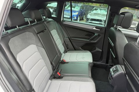 Volkswagen Tiguan R LINE TDI BMT 4MOTION DSG - PAN ROOF - APPLE CAR PLAY -ADAPTIVE CRUISE 19