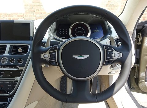 Aston Martin DB11 15