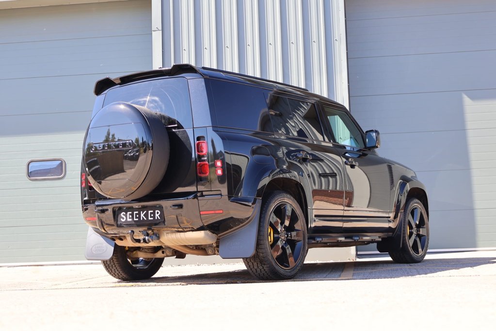 Land Rover Defender 110 2023 D300 HARD TOP X-DYNAMIC HSE BIG SPEC JUMP SEAT SEEKER STYLED  7