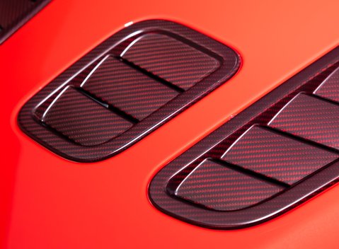 Aston Martin V12 Vantage S Roadster 38