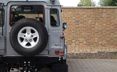 Land Rover 110 XS 11
