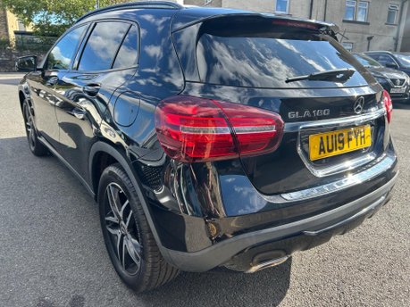 Mercedes-Benz GLA GLA 180 URBAN EDITION 9
