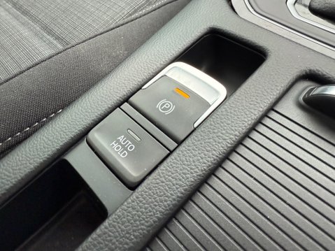 Volkswagen Passat SE NAV TDI DSG 22