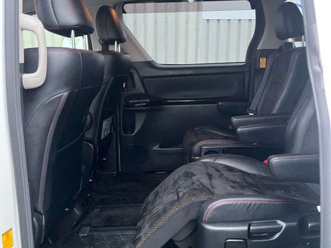 Toyota Vellfire GOLDEN EYES II V6 17