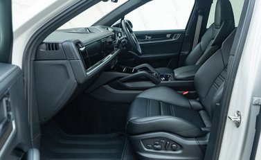 Porsche Cayenne TURBO E-HYBRID 18