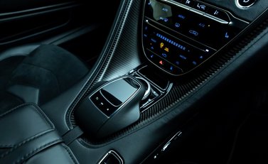 Aston Martin DBS Superleggera 22