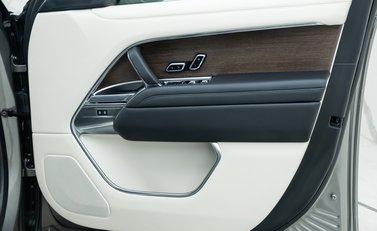 Land Rover Range Rover P510e Autobiography 36