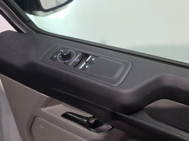 Ford Transit Custom Transit Custom 320 H1 Limited 9 Seater 2.0 Eco Blue 136ps 28