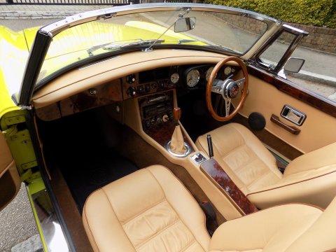 MG B ROADSTER 23