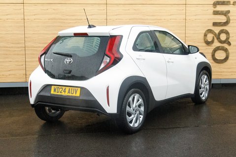Toyota Aygo X VVT-I PURE 2