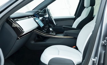 Land Rover Range Rover Sport D300 Dynamic SE 14