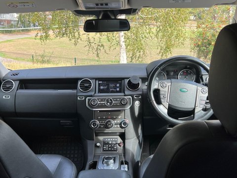 Land Rover Discovery 3.0 SD V6 Graphite Auto 4WD Euro 6 (s/s) 5dr 8